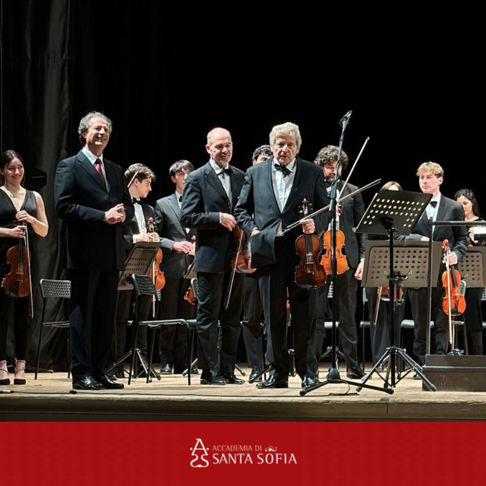 Saluti finali insieme al M° Uto Ughi dopo concerto